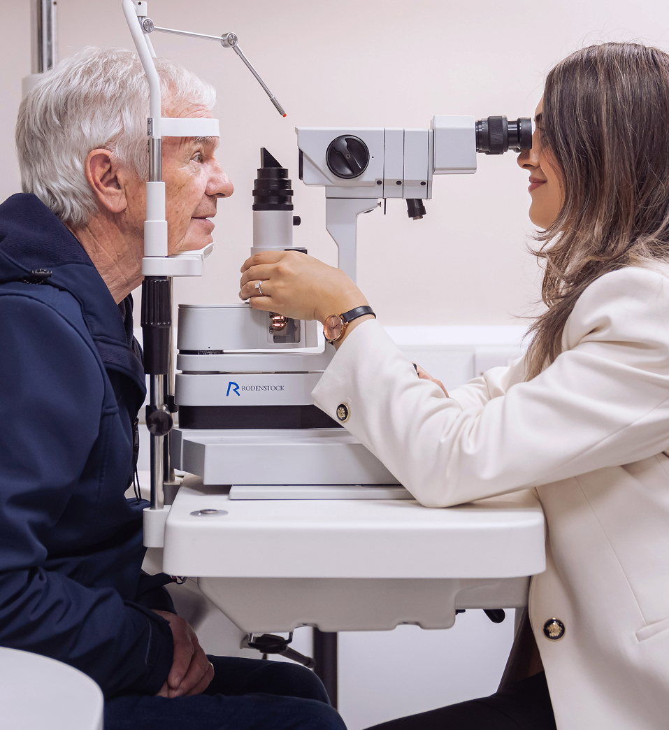 Contact lens fitting at Abra & Co