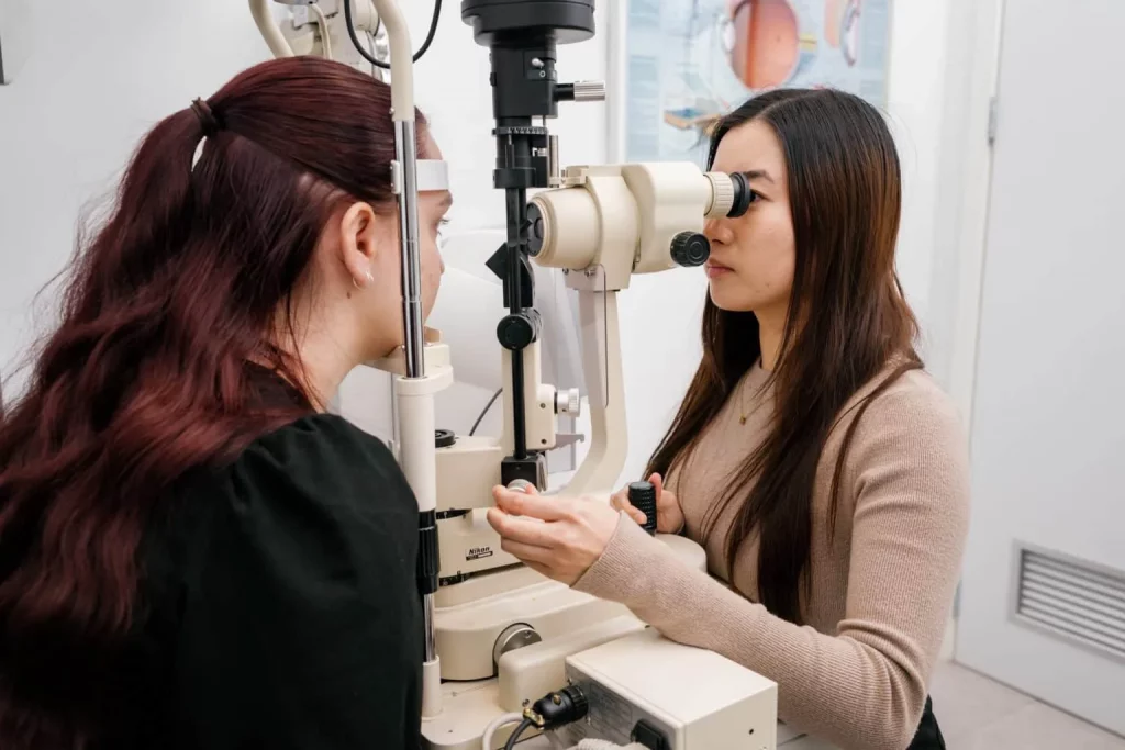 Home eye test in Manchester